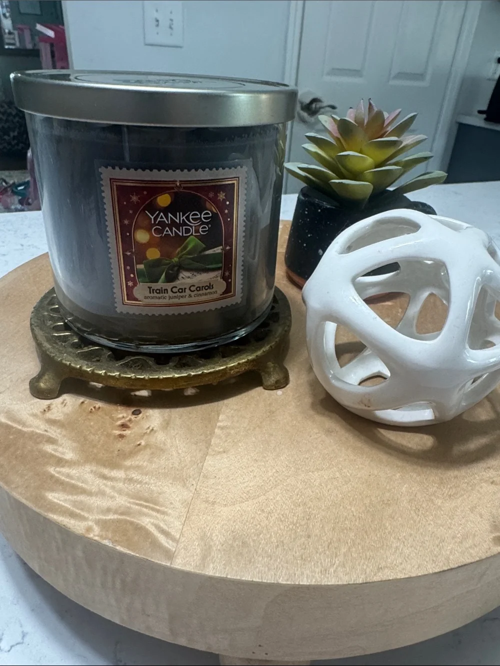 Yankee Candle Train Car Caroles Coal 3 Wick Jar Candle - 14.5 Oz